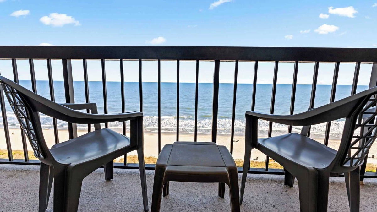 Windy Hill Apartment | "The Salty Compass" 3 Bedroom Ocean Front View