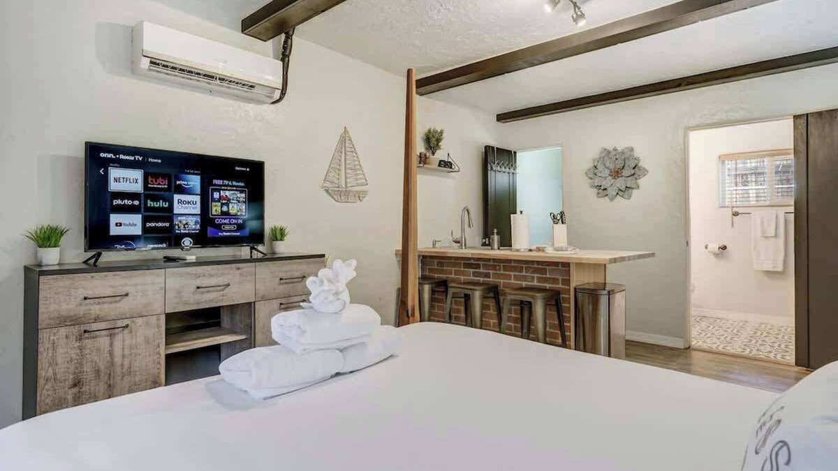 West Colorado Springs Apartment | The San Ayre Court Studio