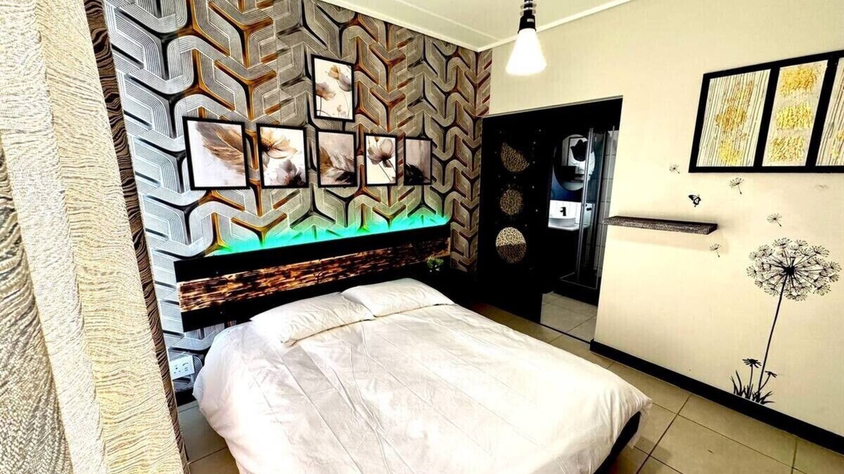 Greater Johannesburg Metropolitan Area Apartment | The Sanctuary: Sleek Smart Space