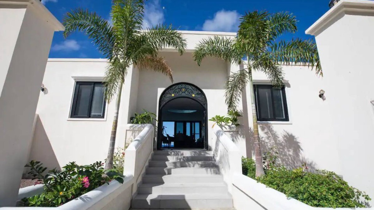 Indigo Bay Apartment | The Sanctuary Oceanfront 3 BDR