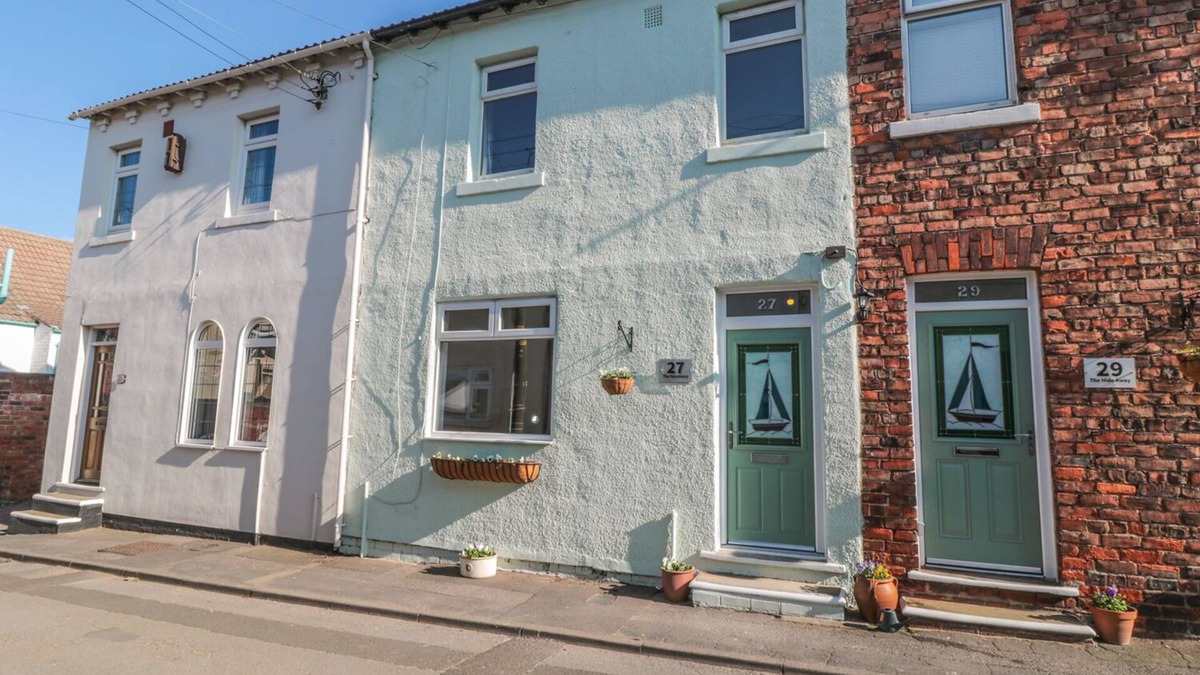 Marske-by-the-Sea Cottage | THE SANCTUARY, pet friendly, with open fire in Marske-By-The-Sea