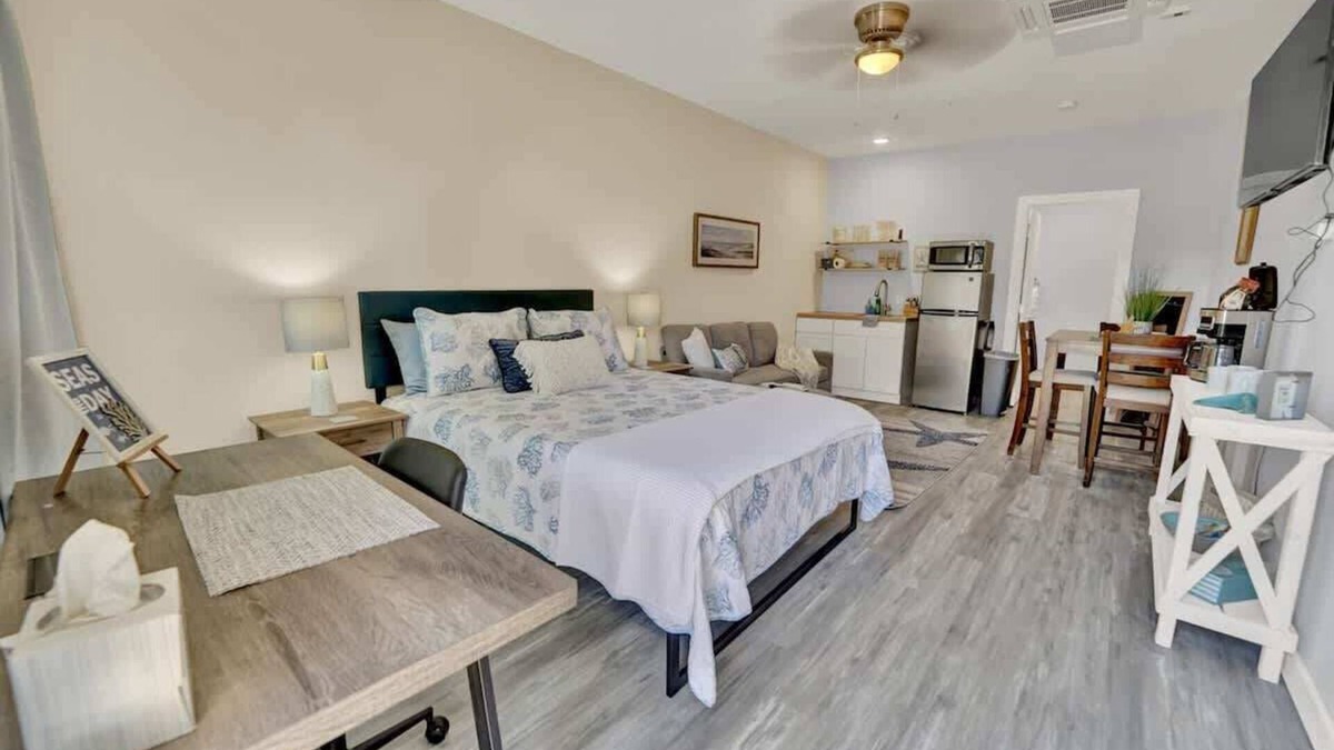 Fort Walton Beach Apartment | The Sand Dollar Beach at FWB - Unit 4