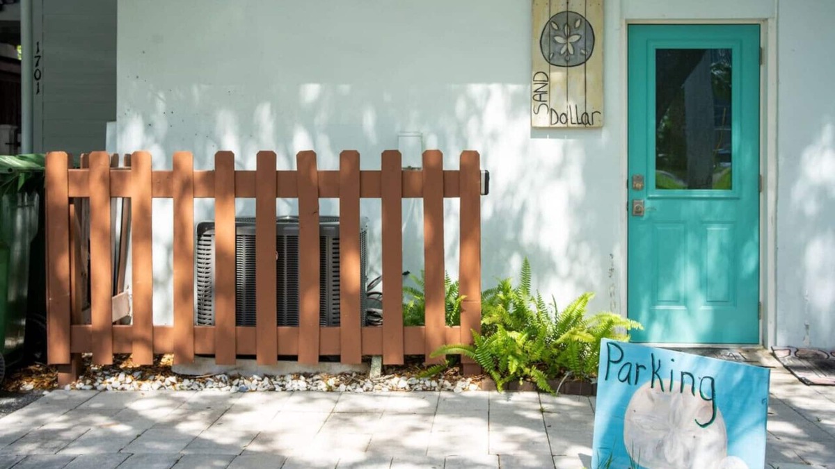 Bradenton Apartment | The Sand Dollar Cottage