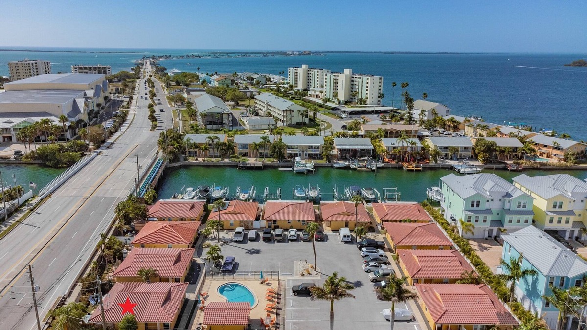 Dunedin Villa | The Sandy Villa Retreat on Dunedin Causeway