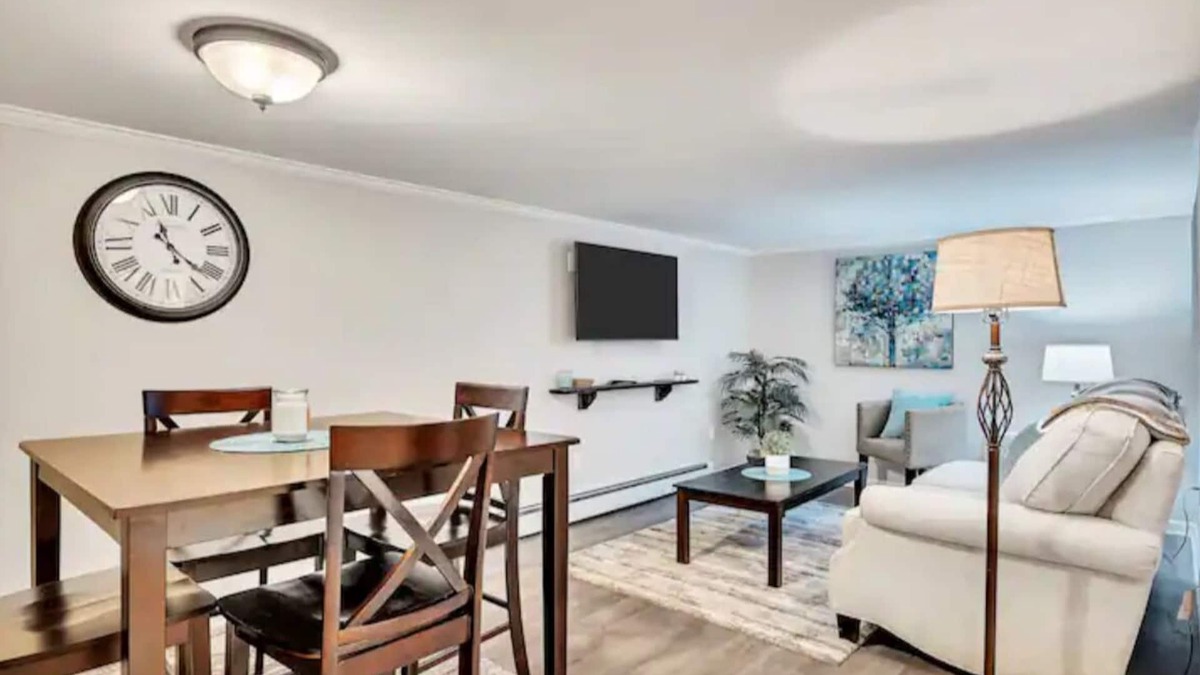 Saratoga Springs Apartment | The Saratoga Hideaway|Gazebo|Short Walk to Track