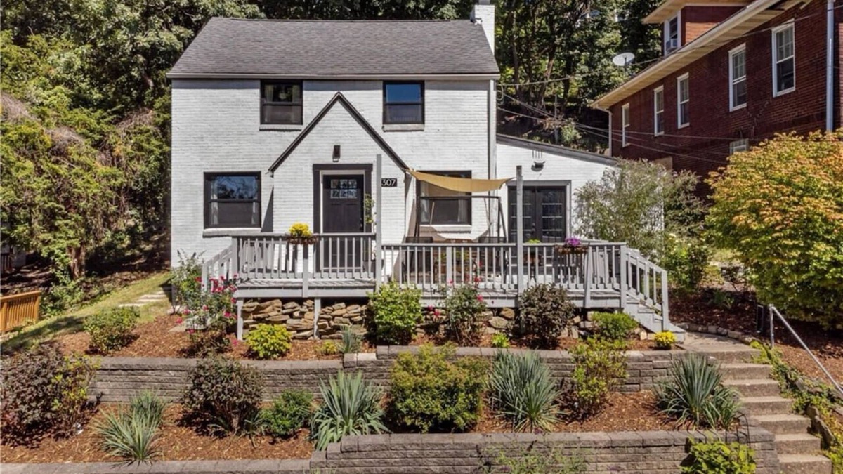Pittsburgh House | The Sausalito of Upper Aspinwall