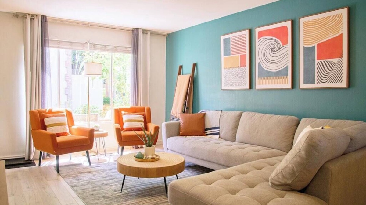 Fashion Square House | The Scott Getaway - Walkable to Old Town, remodeled space, heated pool!