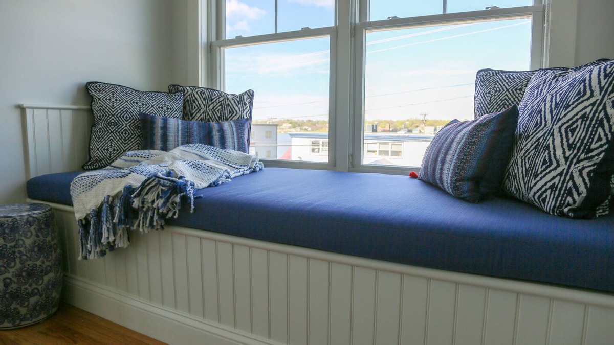 Newport East Hotel | The Sea Breeze Inn