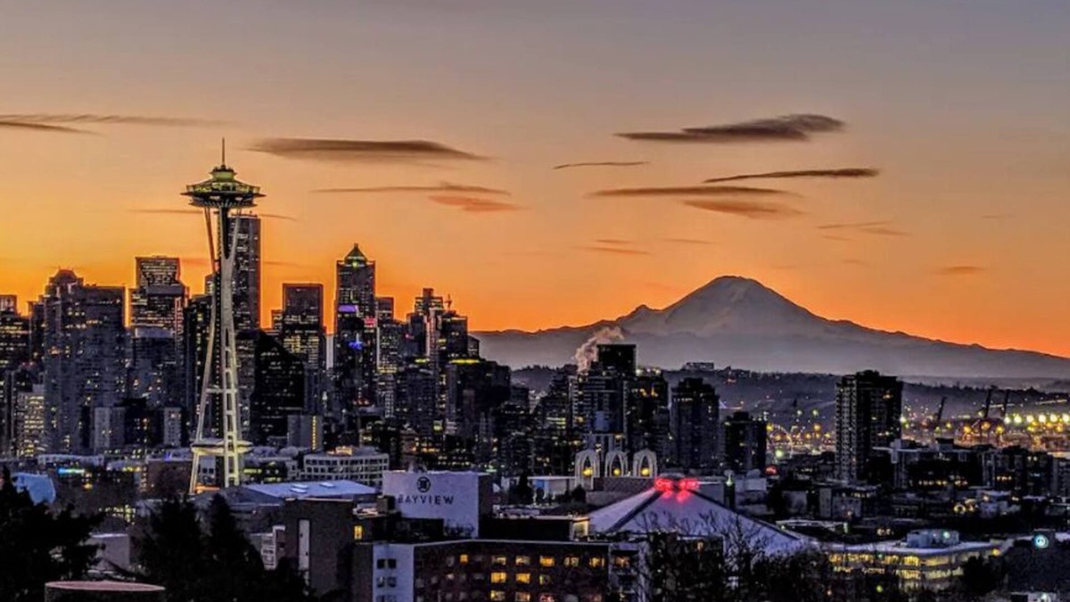Lower Queen Anne House | "The" Seattle View & 5-Star Luxury