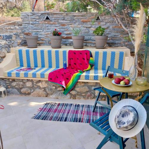 Hersonissos Centre Cabin | The Secret Nest