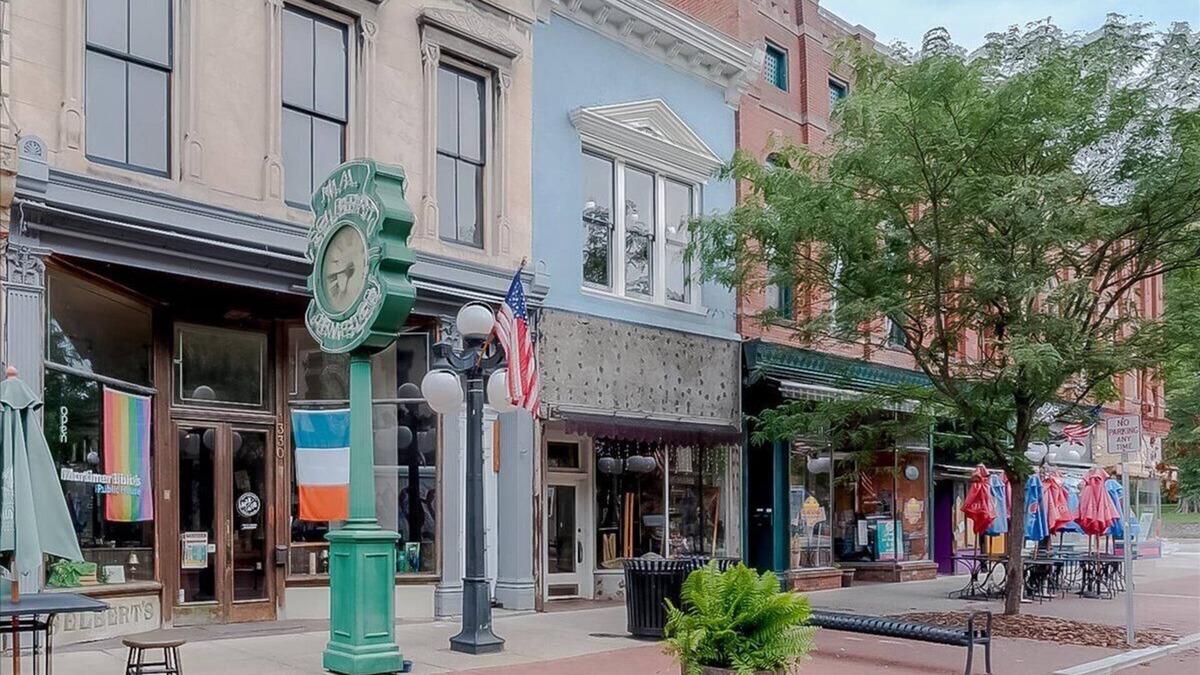Frankfort Apartment | The Selbert - In the Heart of The Bourbon Trail!