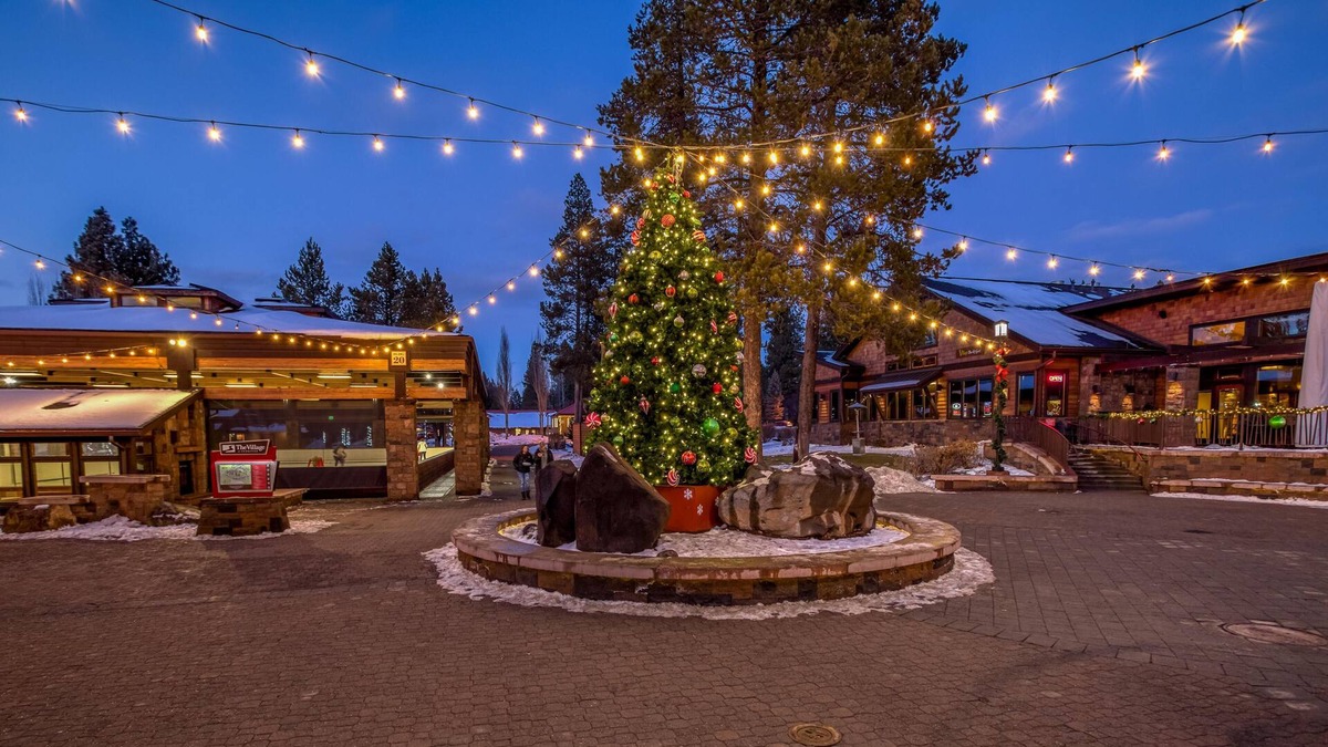 Oregon Water Wonderland Cabin | The Settle Inn Riverfront Retreat