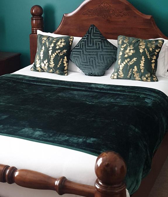 Halifax Bed & Breakfast | The Shakespeare Deluxe Hotel and Caribbean Restaurant Halifax