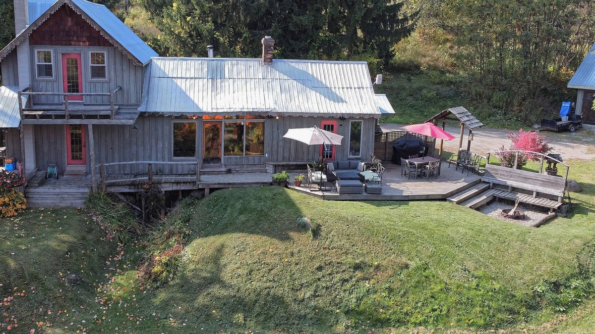Mansfield Other | The Sheds: Victorian Farmhouse 8BR Ski-In Ski-Out Chalet - Mansfield Ski club