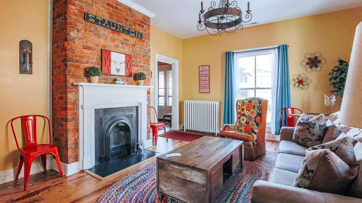 Staunton Apartment | The Shenandoah Suite: Walk Downtown!