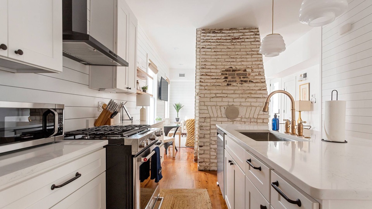 Westside House | The Sheppard: Your Group's Ultimate Escape