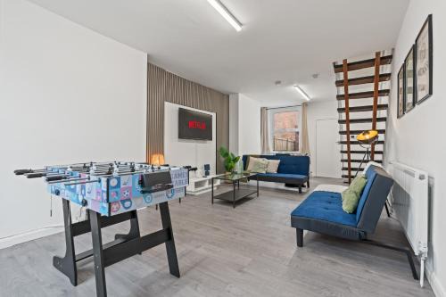 Sneinton House | The Sheriff's Den