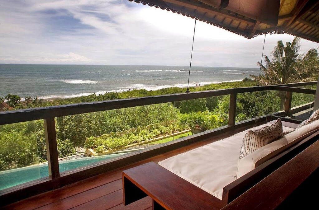 Cemagi Villa | The Shore Villa - 5 Bedrooms - Beachfront