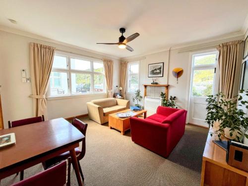 Picton Apartment | The Signal - Stylish Deco Apt with Deck and Marina View