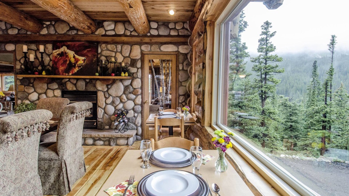 Saint Mary's Bed & Breakfast | The Silver Lake Lodge