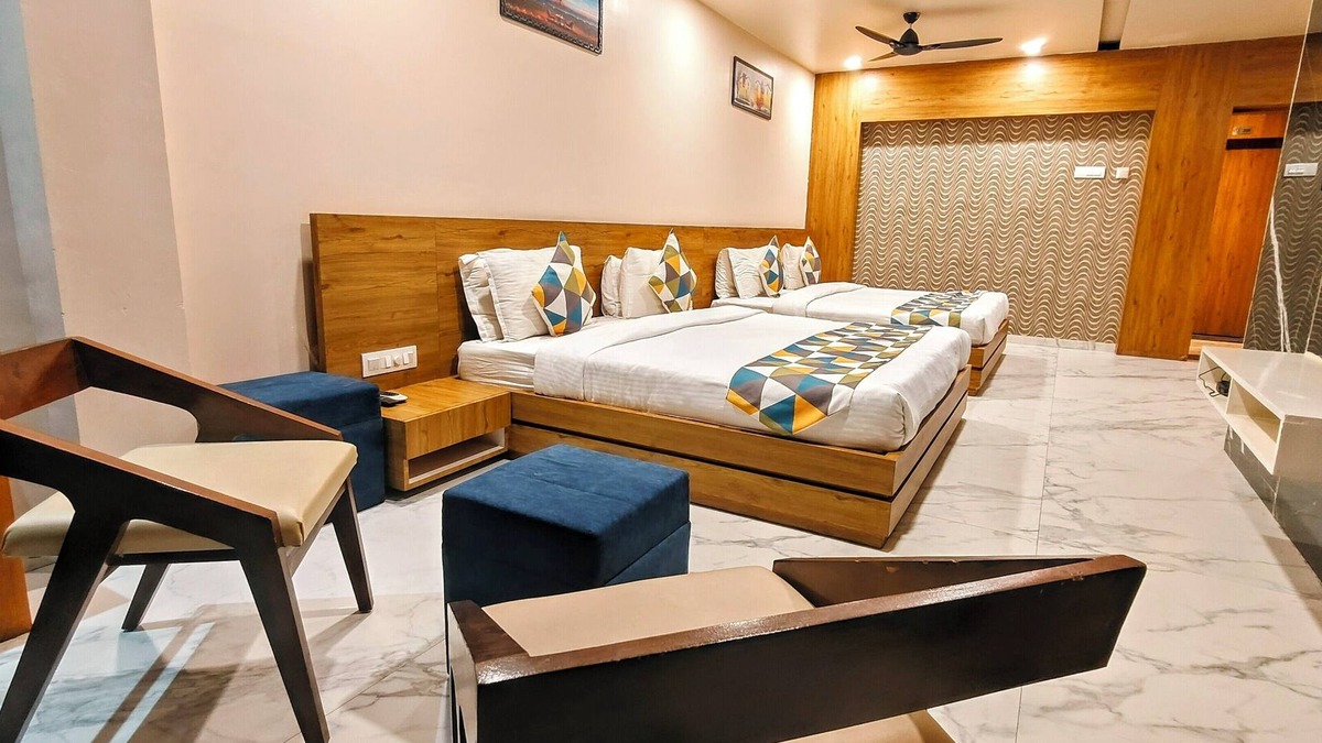 Rajpipla Hotel | The Sky Imperial Unity Inn