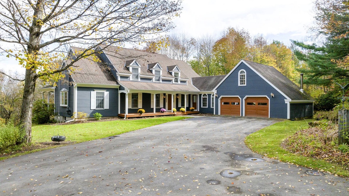Milford House | The Smith House - Beautiful Home in Ideal Location!