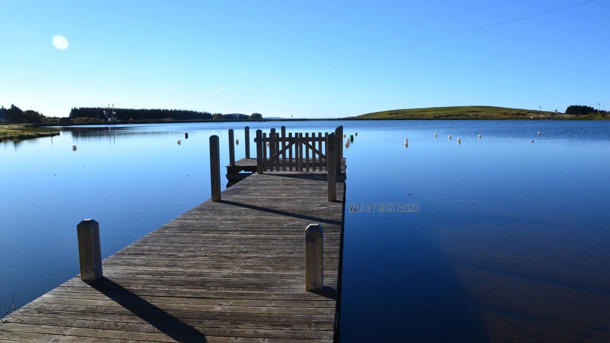 Besse-et-Saint-Anastaise Apartment | THE SNOW HAS FALLEN! Book now! At the foot of the SUPER BESSE ski slopes