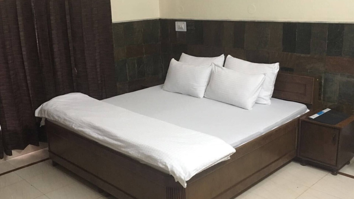Sidhpur Cottage | The Sojourn 3 bedroom villa for upto 8 people .