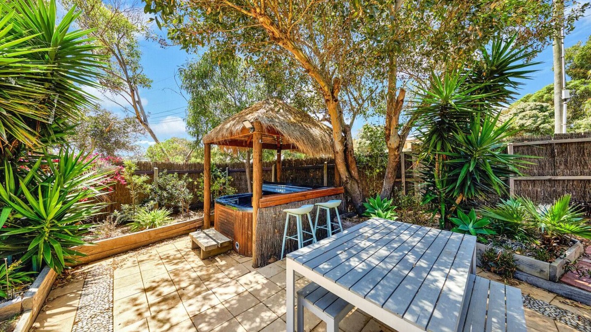 Surf Coast House | The Spa House - Jan Juc