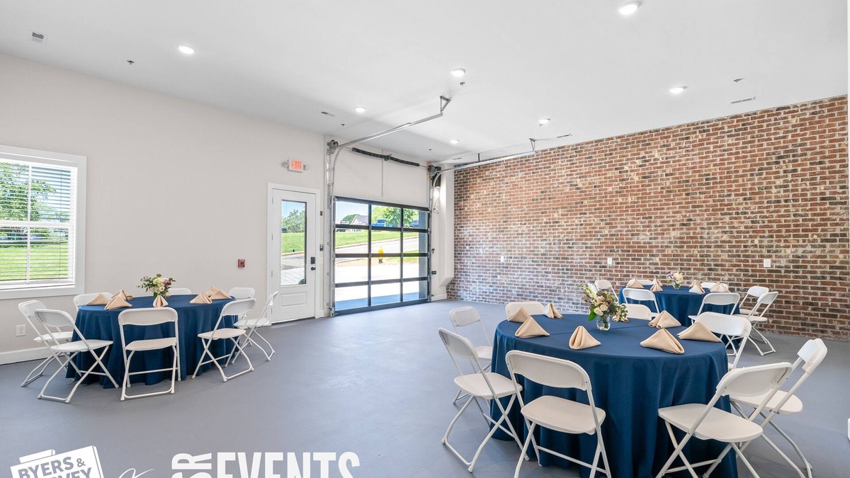 Clarksville Apartment | The Space at The Spot (281 Liberty Parkway)
