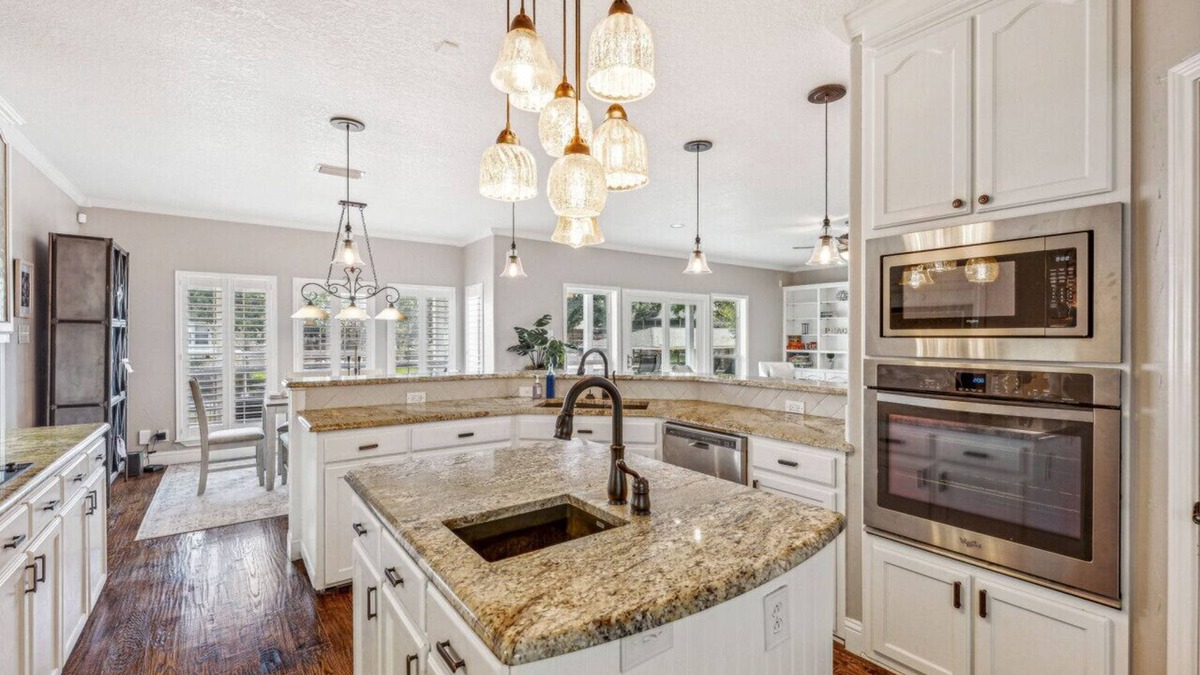 Granbury House | The Spot at Lake Granbury