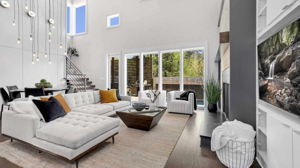 Fayetteville House | The Spring Retreat | <1mi to Dickson St & UofA