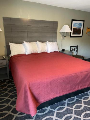 Etna Hotel | The Springwater Inn