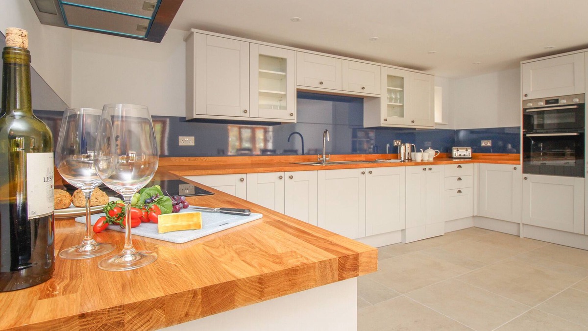 Burton Bradstock Cottage | The Stables, Burton Bradstock