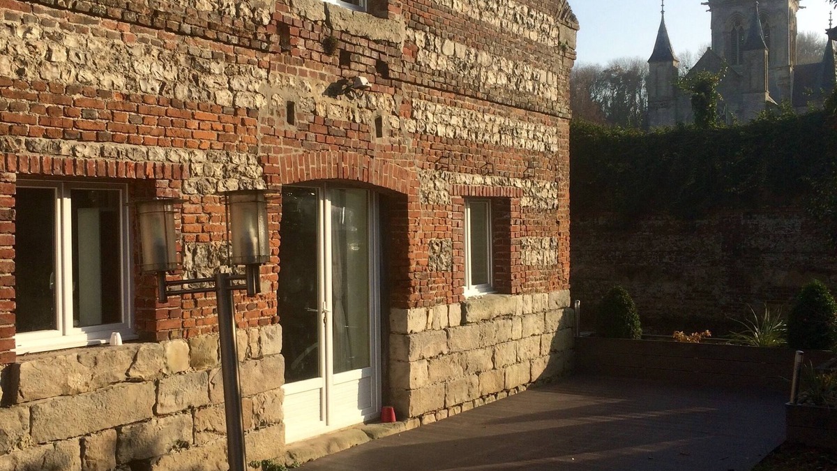 Le Bourg-Dun Cottage | The stables, cottage located along the dun in a private park