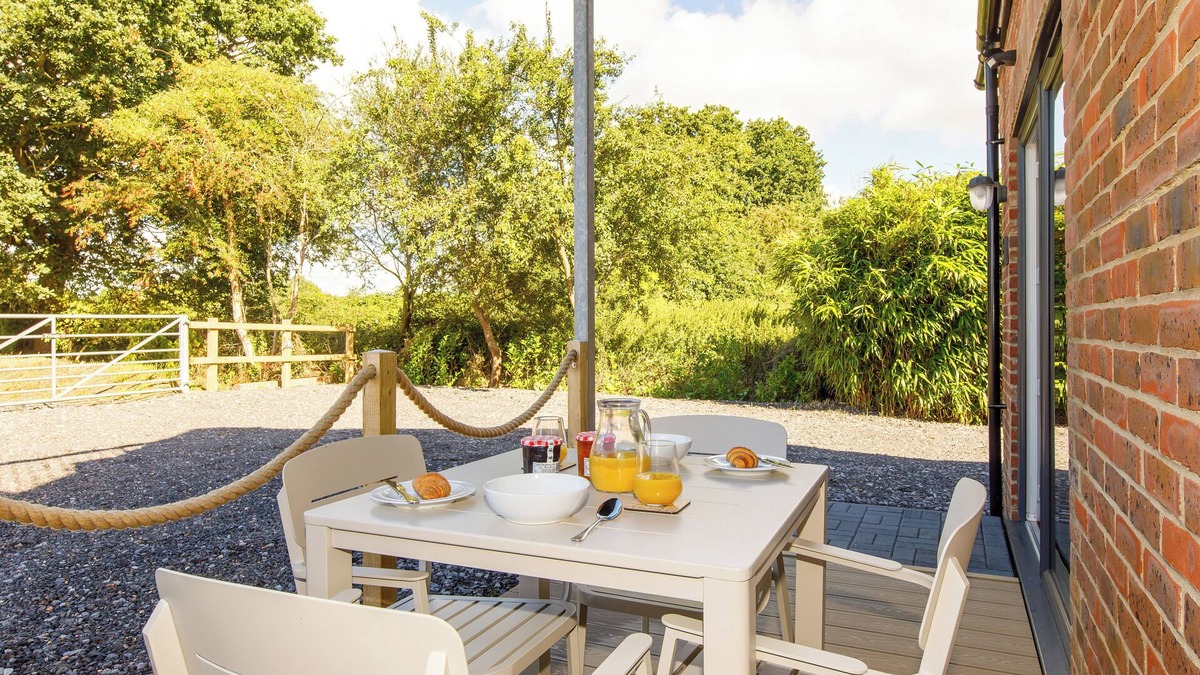 Chichester Cottage | The Stables