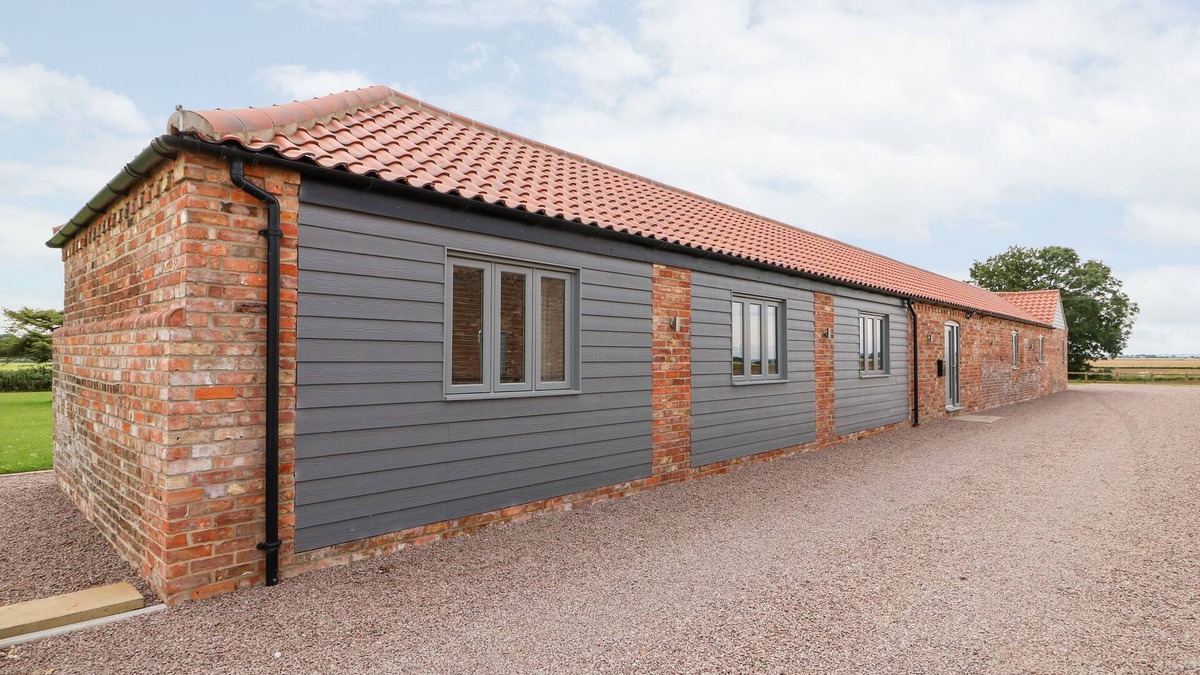Boston Cottage | THE STABLES, pet friendly, character holiday cottage in Old Leake