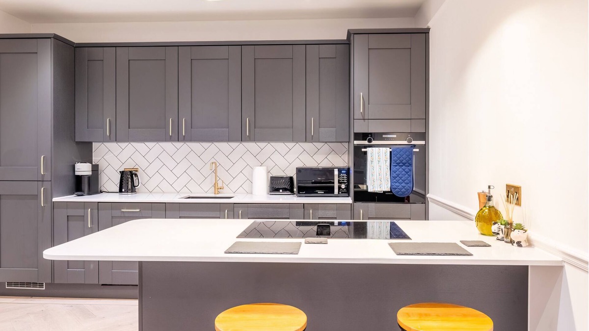 Fulwell and Hampton Hill House | The StanleyModern 3/4BED 3BATH | Comfort & Style