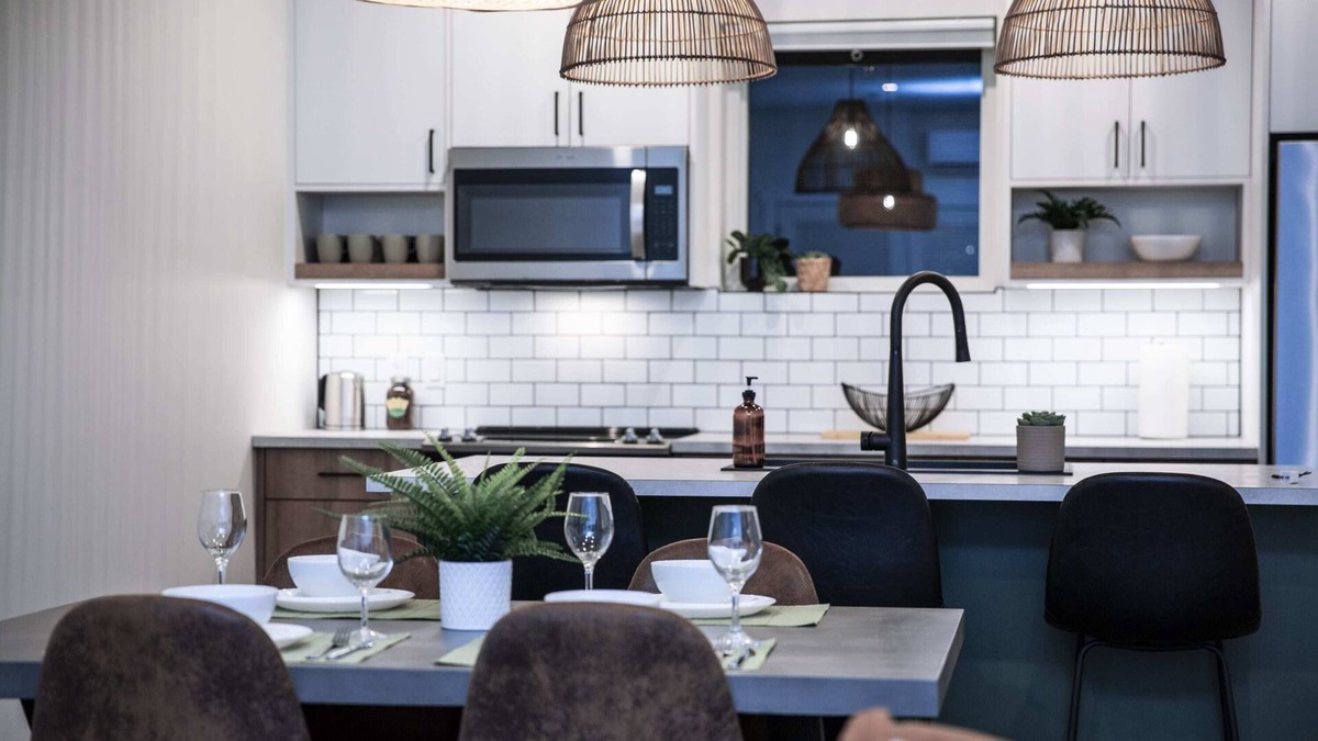 Revelstoke Apartment | The Stellar Condo - Cozy 2 Bedroom with Hot Tub