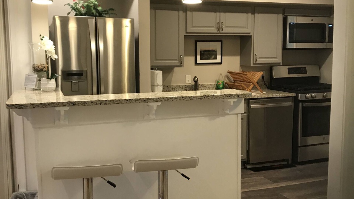 Charlottesville Condo | The Stone Abode-2Bdrm/1Ba quiet retreat. A perfect location-close to everything.