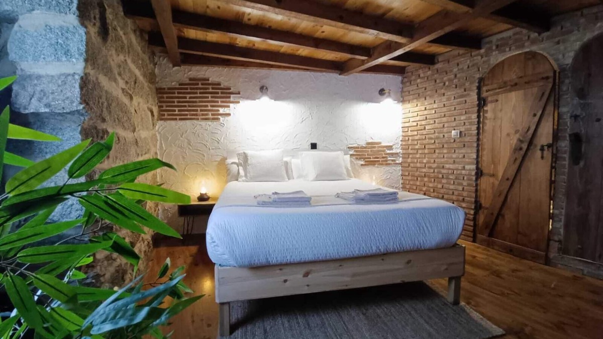 Navaluenga House | THE STONE HOUSE