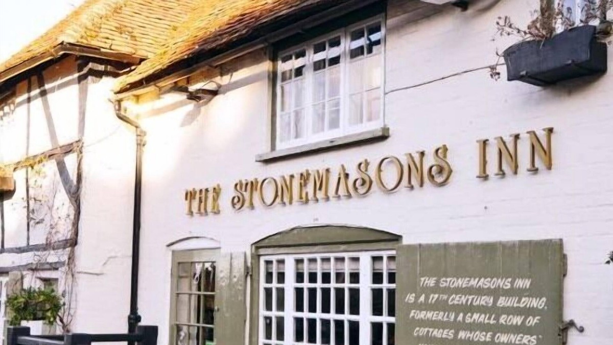 Petworth Hotel | The Stonemasons Inn