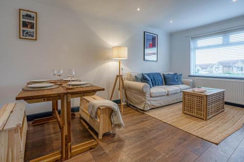 Hunstanton House | The Stowaway - Coastal Bungalow - Crabpot Cottages Hunstanton