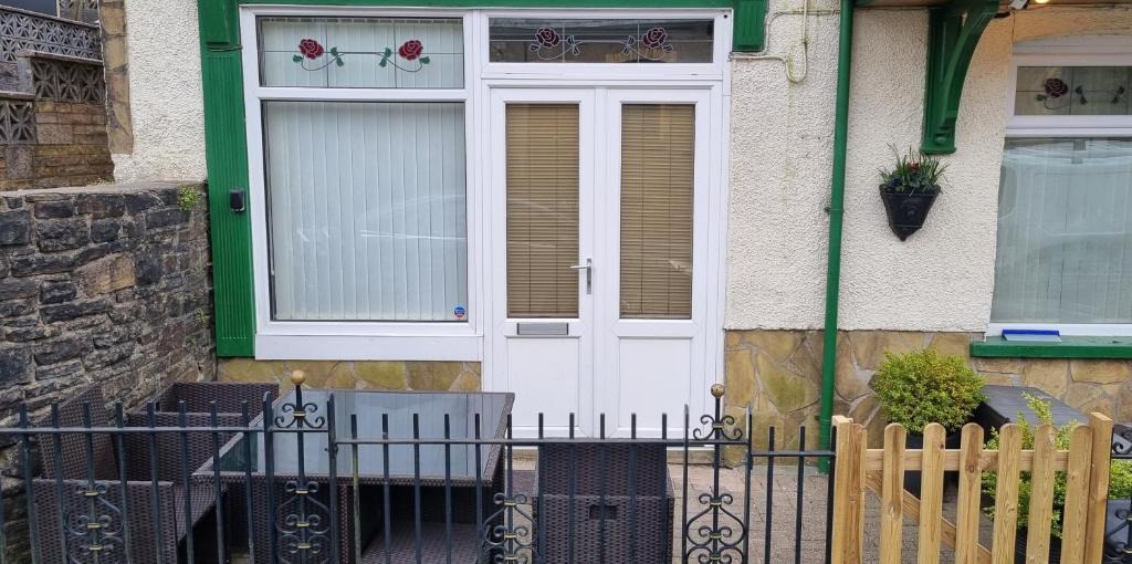 Port Talbot Bed & Breakfast | The Studio at EMTB&B