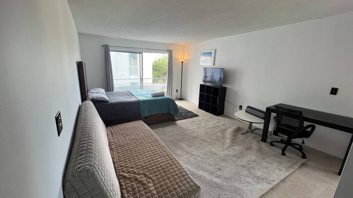 Mar Vista Apartment | The studio + quiet + private + safe great location