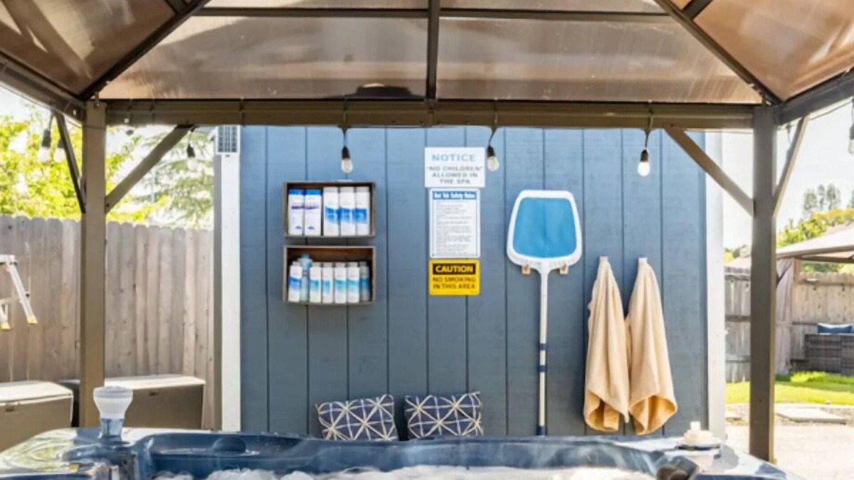 Sacramento House | The Stylish Stay at Placid Blue!