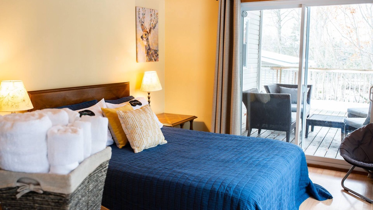 North Frontenac Apartment | The Suite - Myers Cave Resort