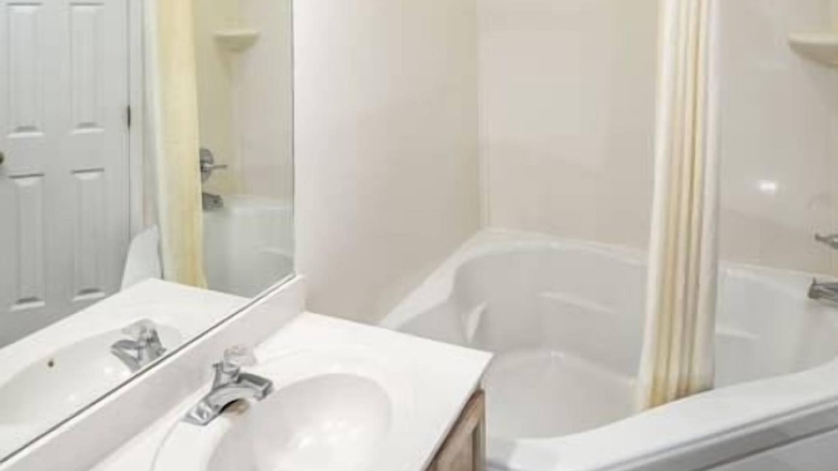 Table Rock Hotel | The Suites at Fall Creek in Branson, Missouri 2bdr