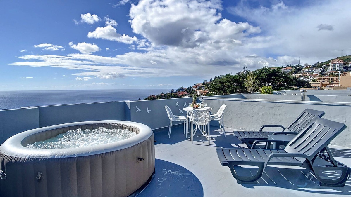 Garajau Apartment | The Sunny Apartment by Atlantic Holiday