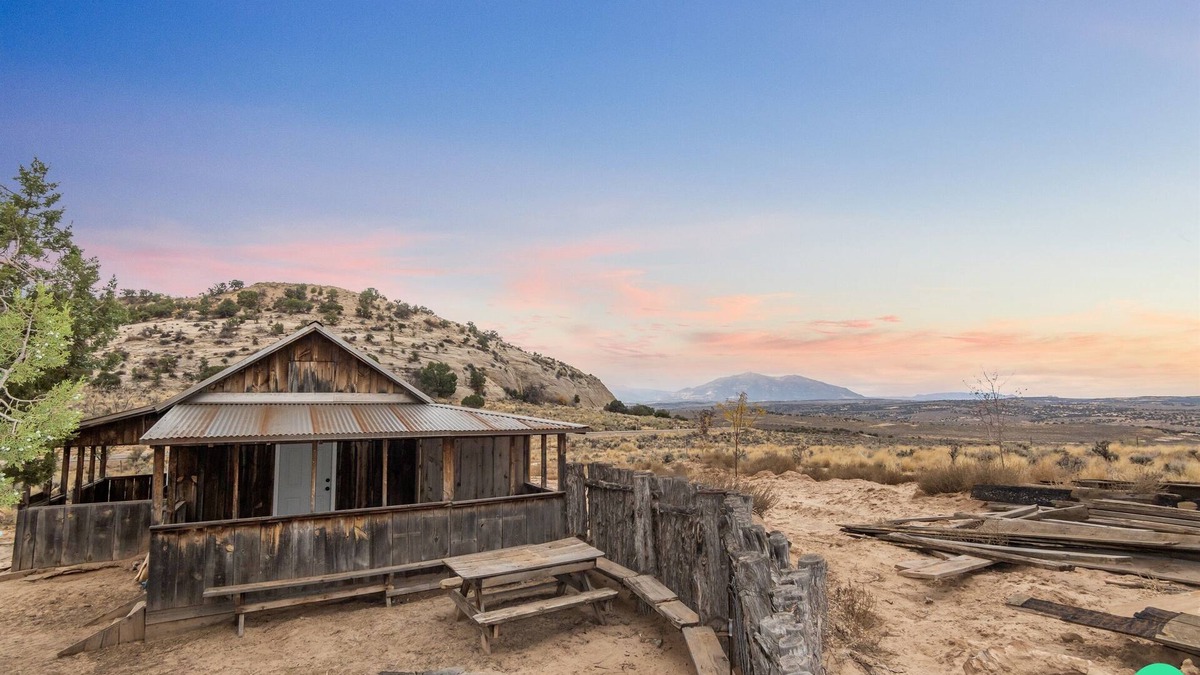Monticello Apartment | The Sunset Retreat Cabin
